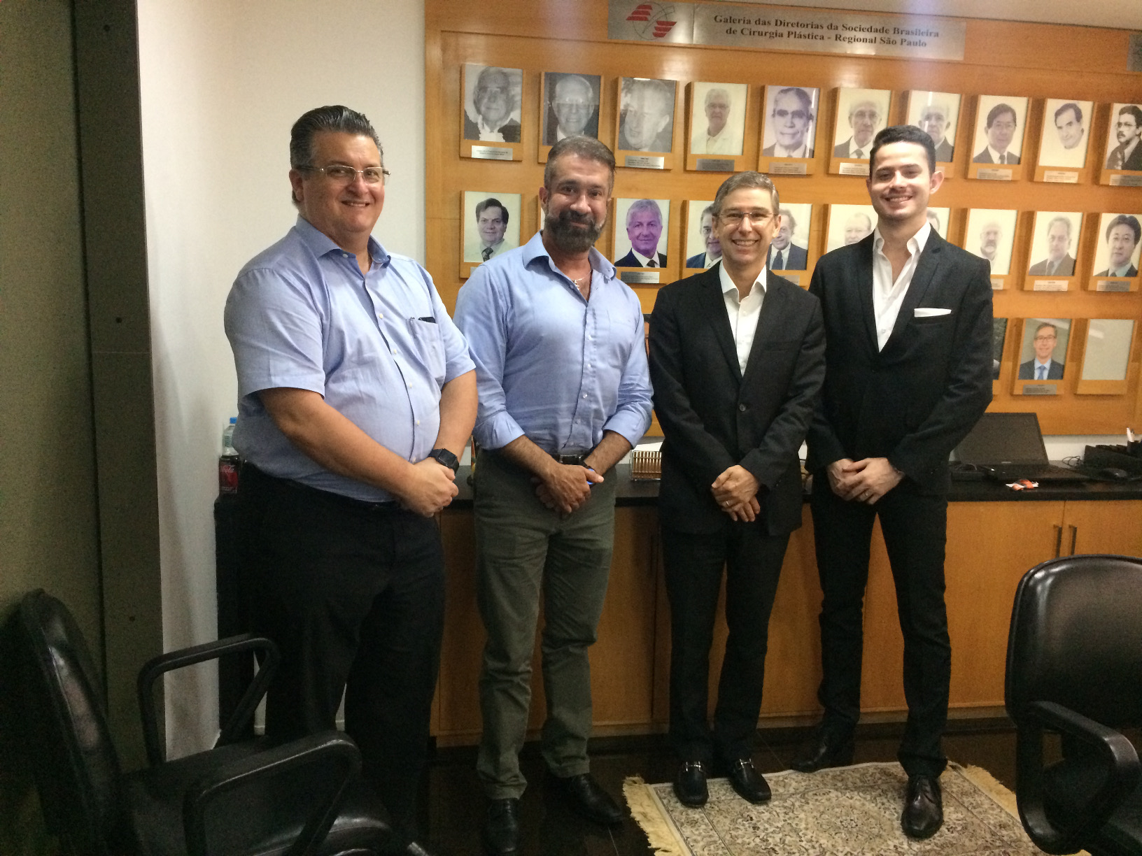 Dr. José Octávio Gonçalves de Freitas, Dr. Mario Warde, Dr. Elvio Bueno Garcia e o advogado Murilo Rebouças Aranha conversaram sobre o aplicativo Go2Doc