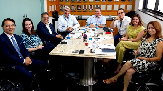 Alieksiei Correa Carrijo, Vanessa Contato Lopes Resende, Paulo Keiki Rodrigues Matsudo, diretores da Regional, Cintia Rios Camilo e Patricia J. Erazo
